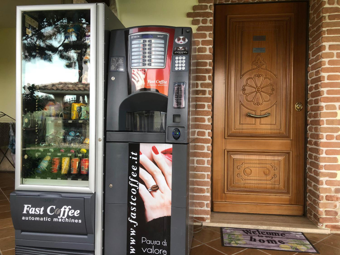 Food & Drinks 5, Resort luxury Affitta Camere, Rome