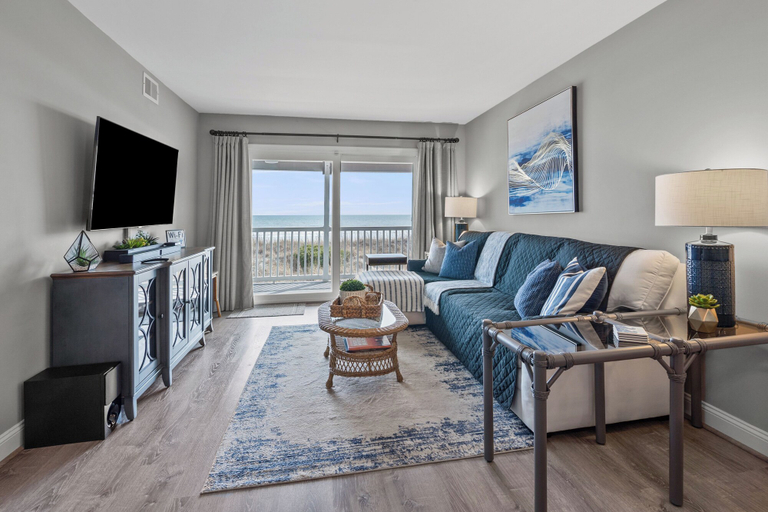 Others 5, Sea Cloisters 204d, Horry
