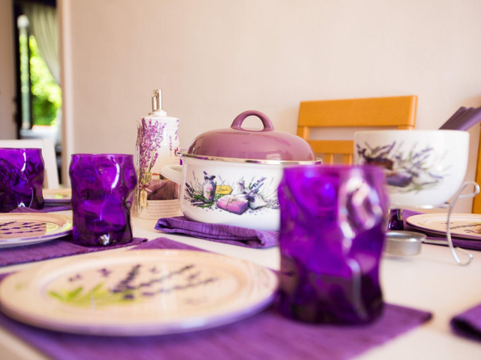 Food & Drinks 3, Guest House Gugily- Triple Room with Shared Bathroom and City View, Dubrovnik