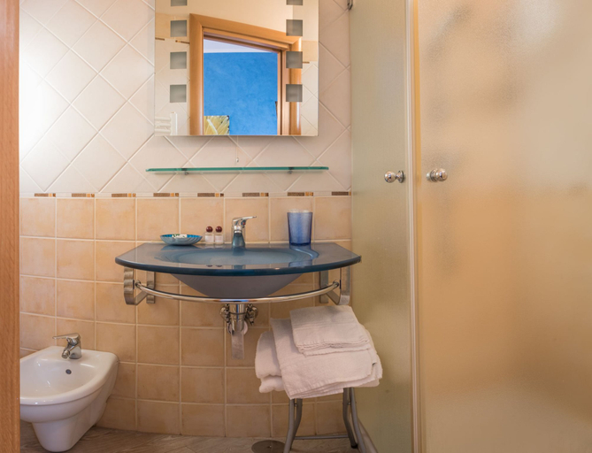 Bathroom 4, Hotel Mirage, Brindisi