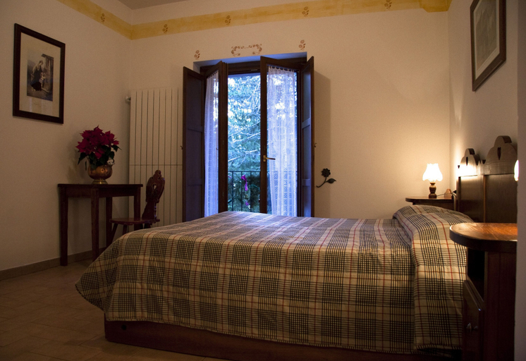 Bedroom 3, LH Hotel Paradiso, L'Aquila