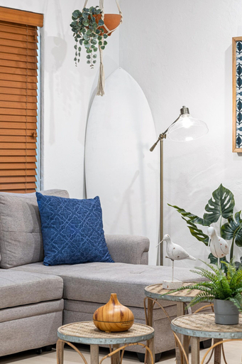 Room 5, Bright Stylish Apt in Las Olas Blvd Victoria Park, Broward