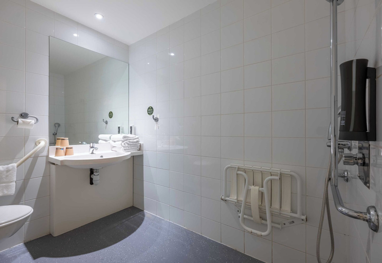 Bathroom 4, B&B HOTEL Annemasse Est, Haute-Savoie