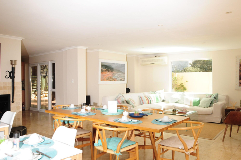 Public Area, Hout Bay Breeze, City of Cape Town