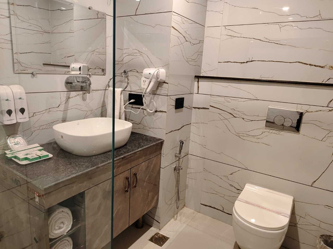 Bathroom 5, Abhilashi Inn Kasol, Kullu