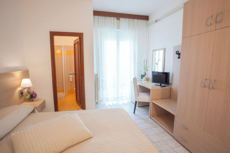 Others 3, Hotel La Cantinella, Ancona