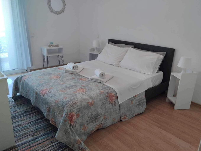 Others 1, Apartment - Sleeps 4 & Free Parking, Crete