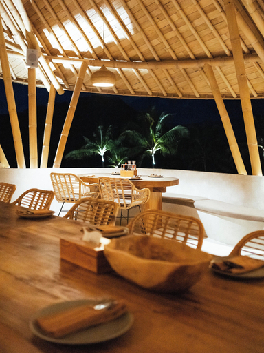 Food & Drinks 4, Neano Escape, Karangasem