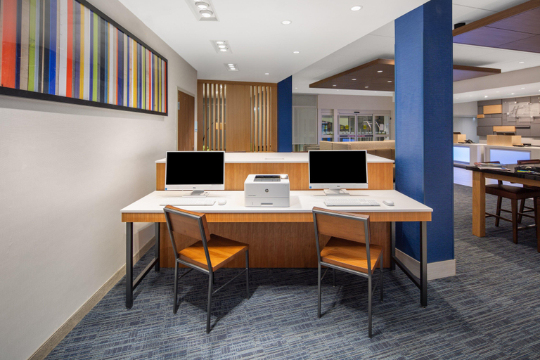 Public Area 3, Holiday Inn Express & Suites CHICO by IHG, Butte