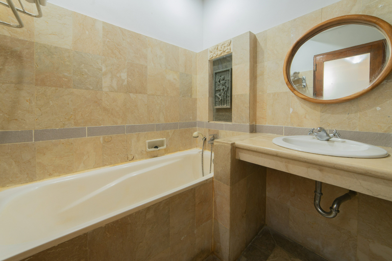 Bathroom 7