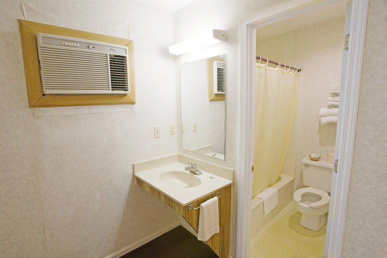 Bathroom 4, Americas Best Value Inn Jonesville, Yadkin