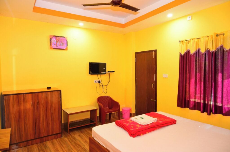 Bedroom 5, DhamStay Hotel Sahoo Palace Near Beach, Puri