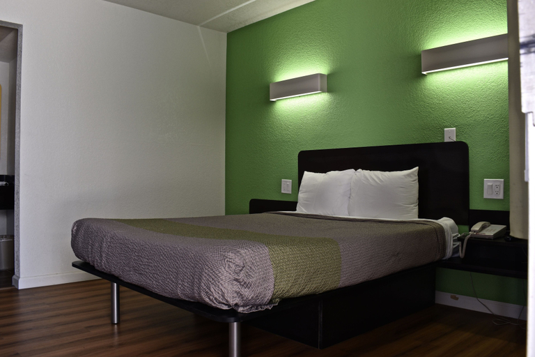 Bedroom 3, Motel 6 Barstow, San Bernardino