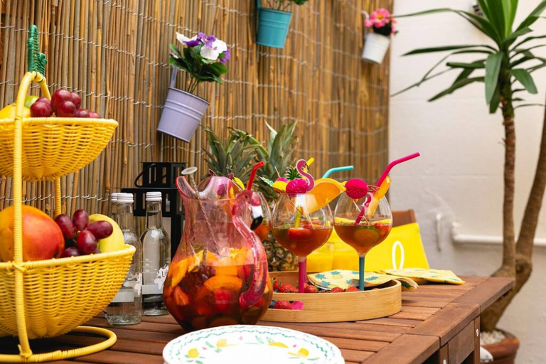 Food & Drinks 5, Short Walk to I360 and Beach 5 Condo With Patio, Brighton and Hove
