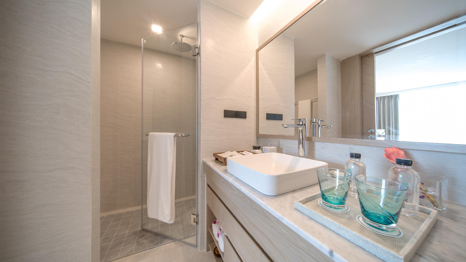 Bathroom 10