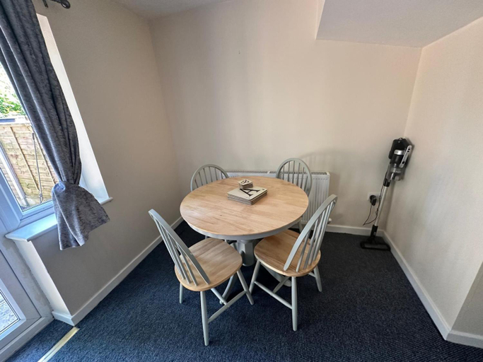 Others 4, 3 Bed Entire House - Runcorn, Halton