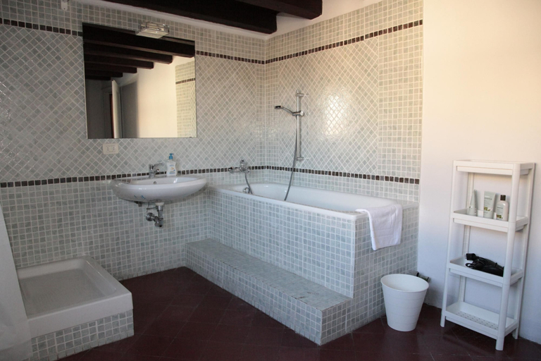 Room 2, Vecchietti 6 in Firenze, Florence
