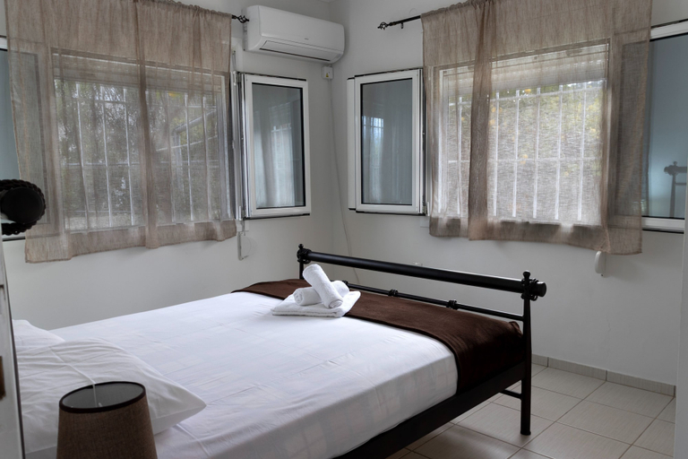 Room 2, Aggelos Home in Kato Alepohori, Attica