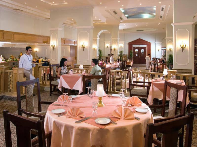Food & Drinks, Titanic Resort Aqua Park, Safaja