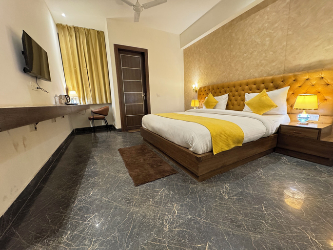 Bedroom 5, Hotel Shivaka Suites Delhi Airport, Delhi