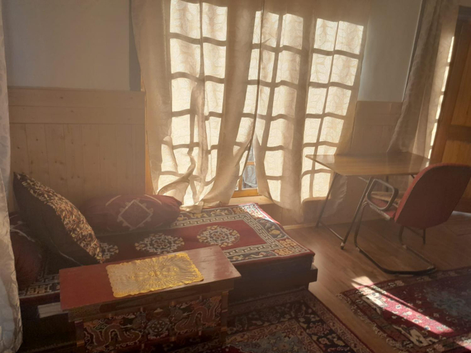 Others 2, Julay Guest House, Leh