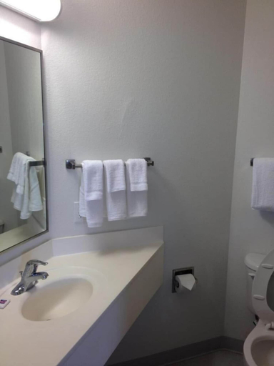 Bathroom 4, Motel 6 Montgomery, AL - Airport, Montgomery