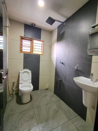 Bathroom 2, NIDHRA HOMESTAY , Idukki