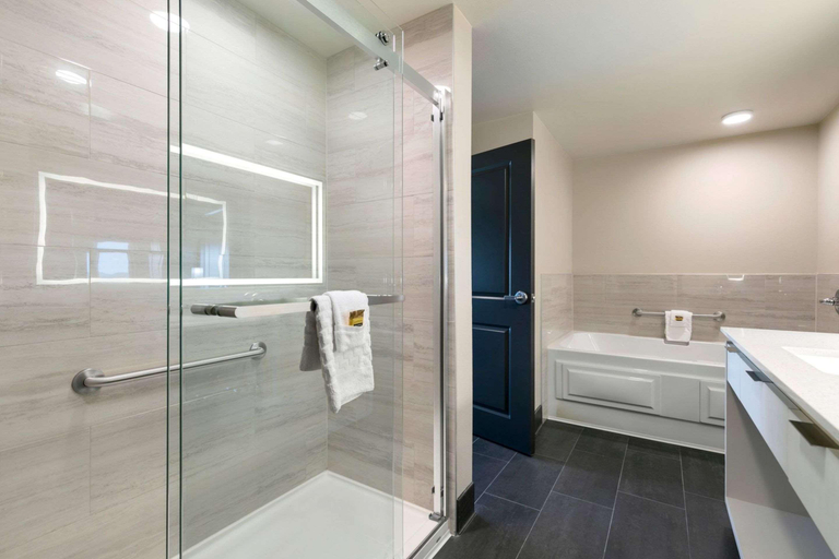 Bathroom, Best Western Plus Executive Residency Fillmore Inn, El Paso
