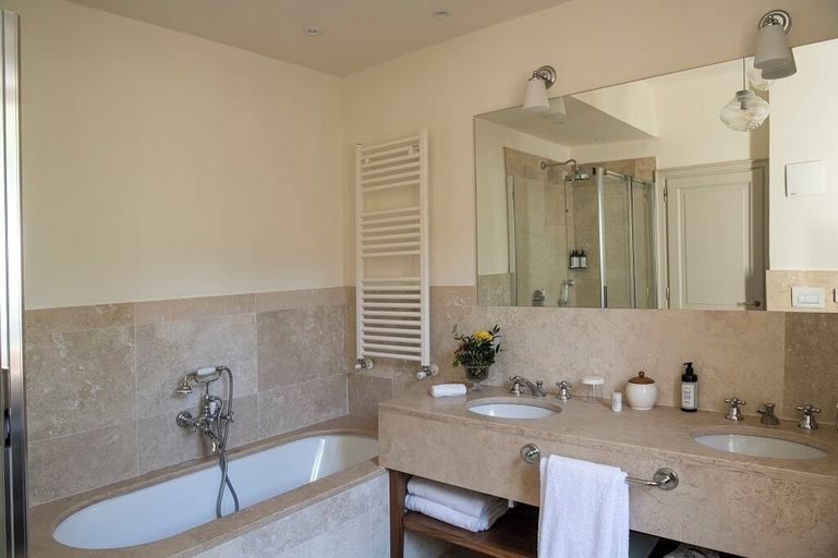 Bathroom 5, La Posta Hotel & Thermal Spa, Siena