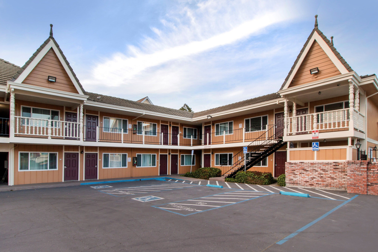Exterior & Views 2, Ramada Bayside Inn & Suites Eureka, Humboldt