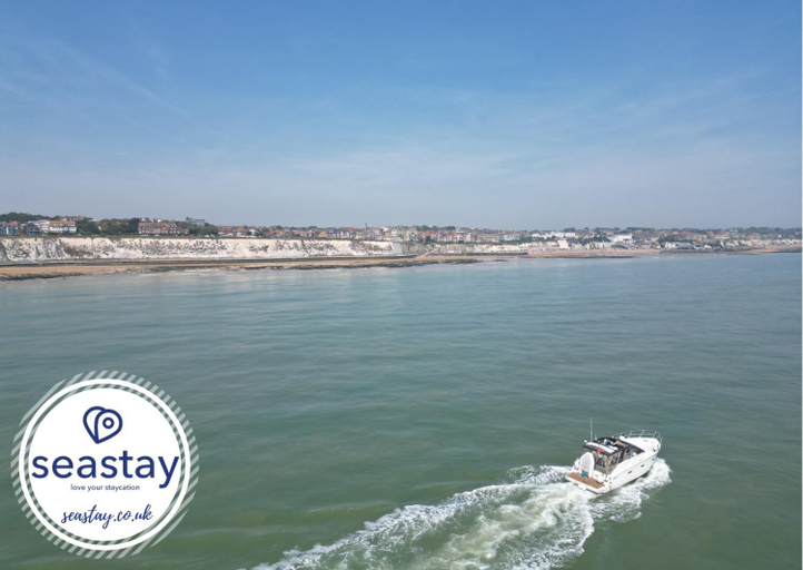 Others 3, Luna's Seaview Apartment Sleeps 4 Parking Beach, Kent