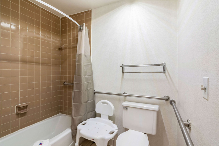 Bathroom 18