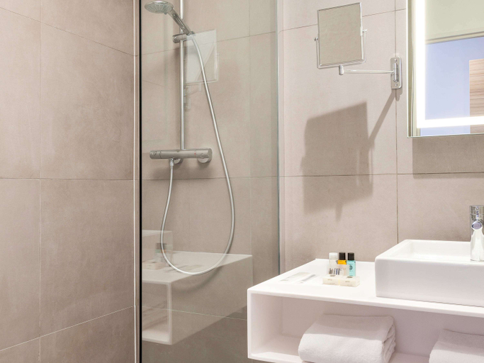 Bathroom 20