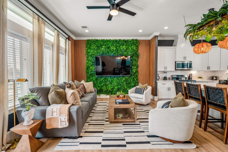 Room 2, The Green Haus Luxxe Cabana Rooftop Retreat, Houston