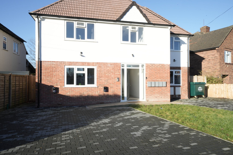 Exterior & Views, Heathrow Charge and Go, Surrey