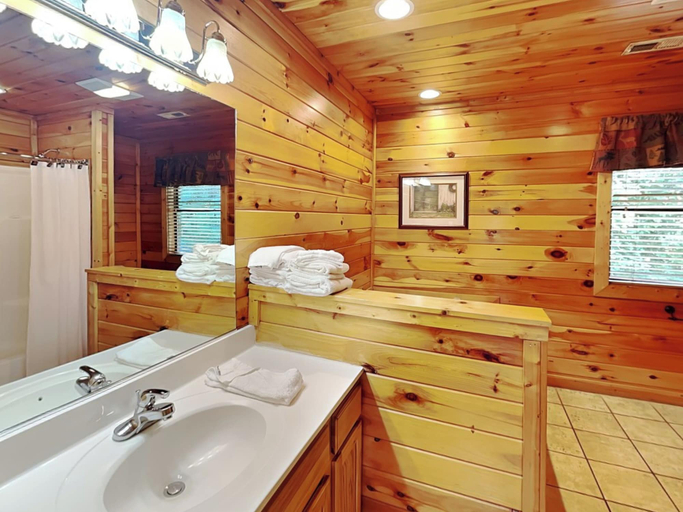 Bathroom 4, Apple Bear Lodge by Jackson Mountain Rentals, Sevier