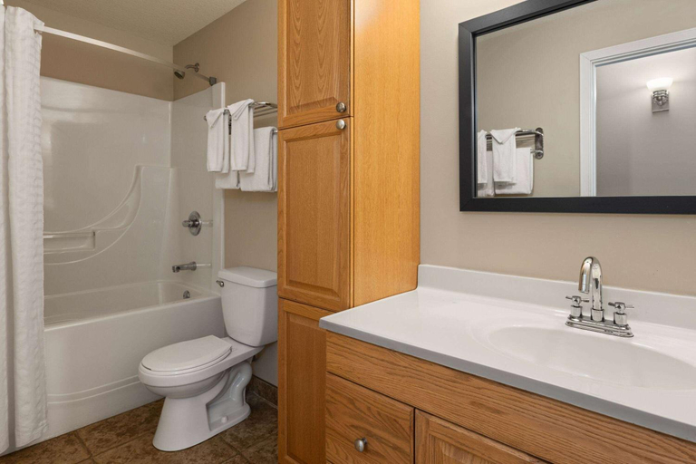 Bathroom 4, Super 8 By Wyndham Fort Mcmurray, Division No. 16