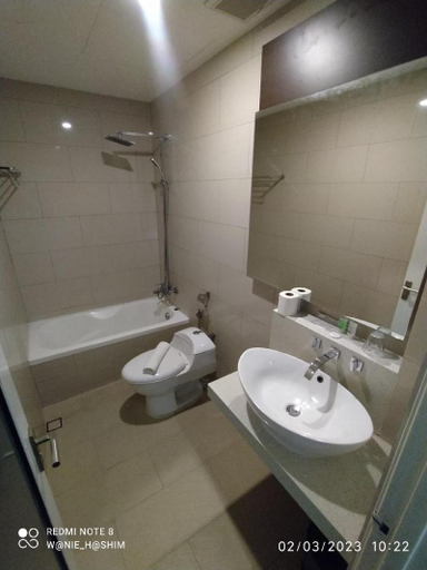 Bathroom 15