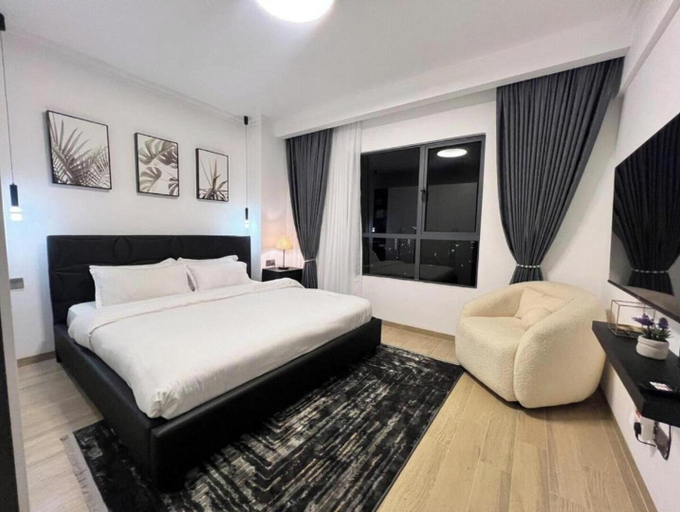 Others 4, Charming City Escape, Starehe