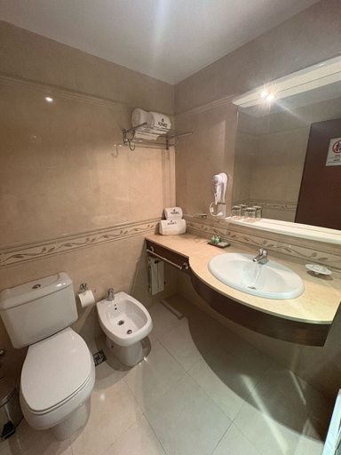 Bathroom 4, Konke Calafate, Lago Argentino