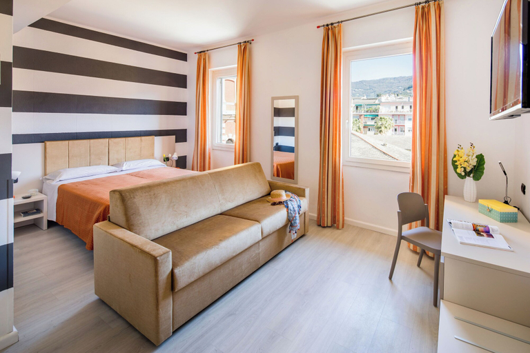 Bedroom 3, Albergo la Piazzetta, Genova