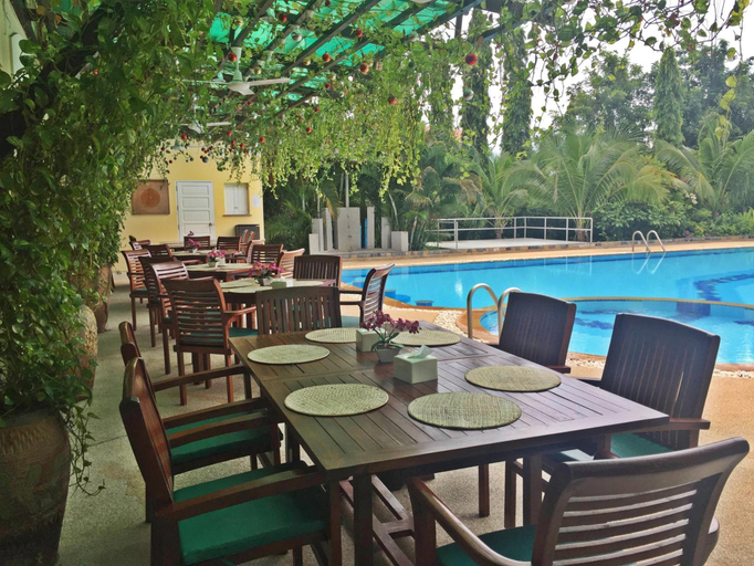 Food & Drinks 4, Oasis Garden & Pool Villa at VIP Resort, Muang Rayong