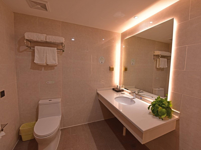 Bathroom 4, Greentree Inn Tongxiang Chongfuzhen World Fur Cent, Jiaxing