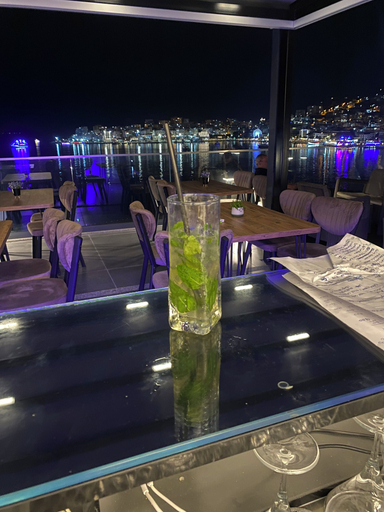Food & Drinks 5, Julia Hotel, Sarandës