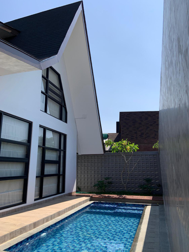 Swimming Pool 12