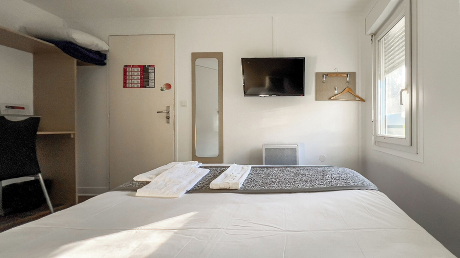Bedroom 4, FASTHOTEL Le Mans Nord Saint-Saturnin - UN FH CONFORT, Sarthe