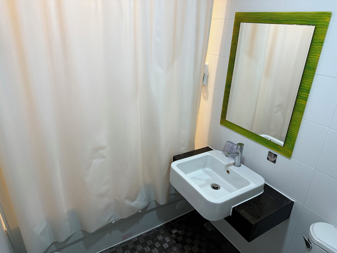 Bathroom 5, Young Soarlan Boutique Hotel, Tainan