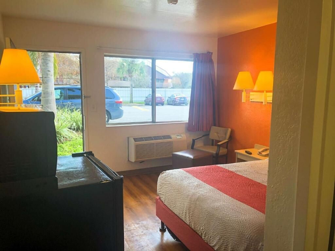 Bedroom 4, Motel 6 Jacksonville, FL - Orange Park, Duval