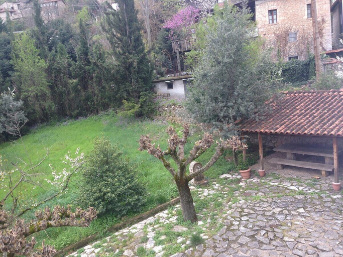 Room 5, 260m2 Unique Mountain House in Lilea Parnasos, Central Greece