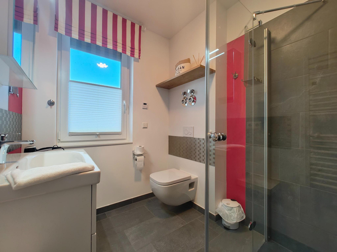 Bathroom 3, Appartement im Ferienpark in Rechlin, Mecklenburgische Seenplatte